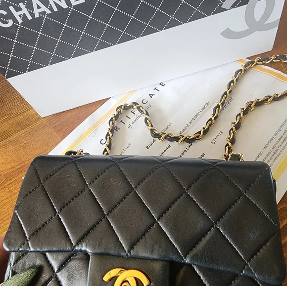 SOLD Authentic Chanel mini square bag - Picture 3 of 13